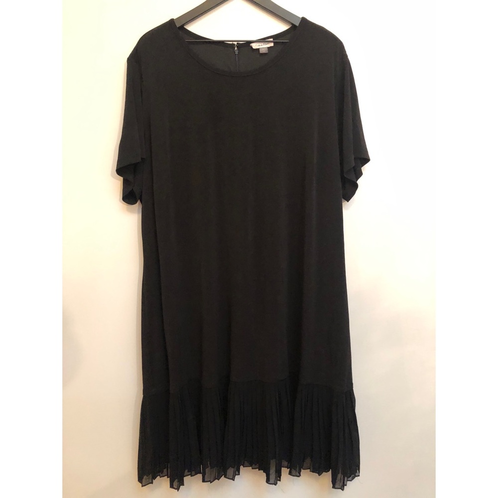 Calvin Klein Flowy Dress with Pleated Hem Size 24
